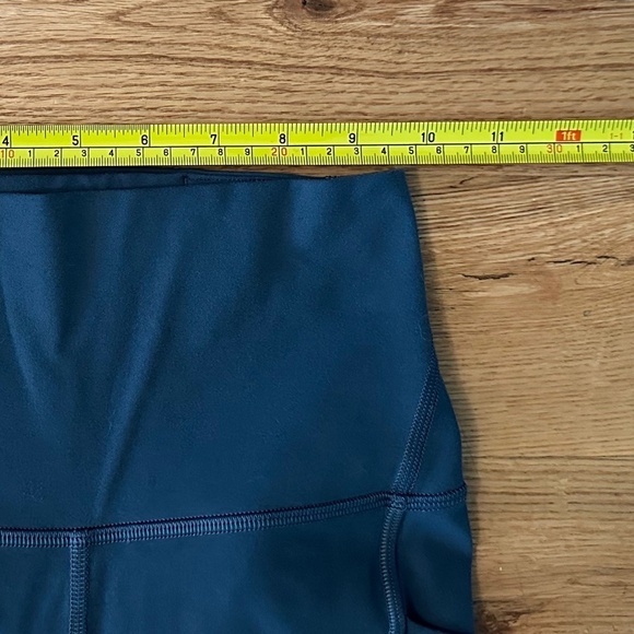 Lululemon Align High-Rise Crop with Pockets 23" in Oil Grey (Size 2) - Picture 5 of 11